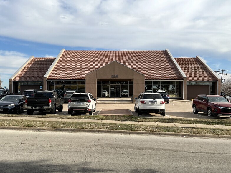 114 Sproles Dr, Benbrook, TX à vendre - Photo principale - Image 1 de 9