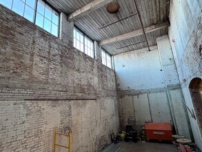 909 Islington St, Portsmouth, NH for lease Interior Photo- Image 2 of 3