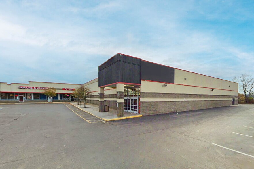 1087-1103 Old Country Rd, Riverhead, NY à louer - Photo du bâtiment - Image 1 de 4