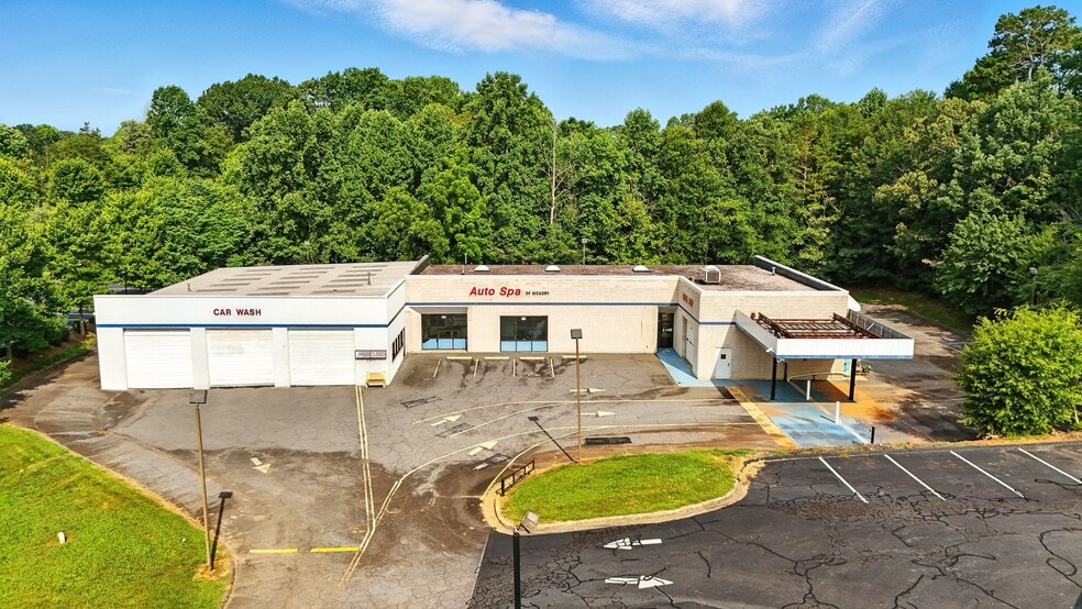 2931 N Center St, Hickory, NC à vendre - Photo du bâtiment - Image 3 de 40