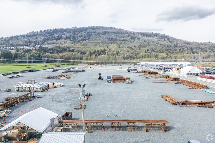 37015 S Parallel Rd, Abbotsford, BC à louer - Photo du bâtiment - Image 2 de 2