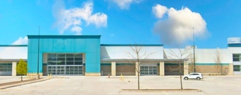 135 First Commerce Dr, Aurora, ON à louer - Photo du bâtiment - Image 2 de 7