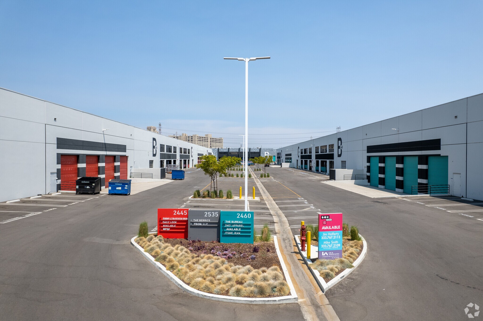 2445-2460 E 12th St, Los Angeles, CA à louer Photo du bâtiment- Image 1 de 37
