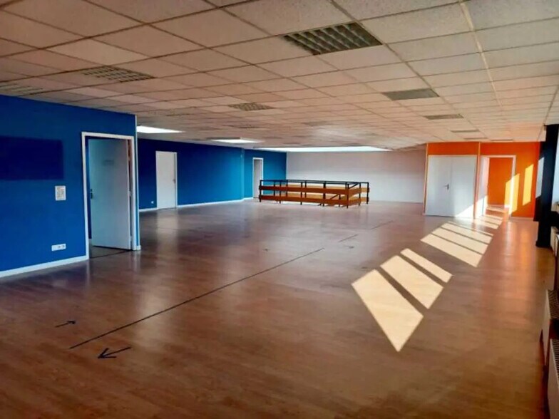 Bureau dans Sotteville-lès-Rouen à louer - Photo intérieure - Image 3 de 10