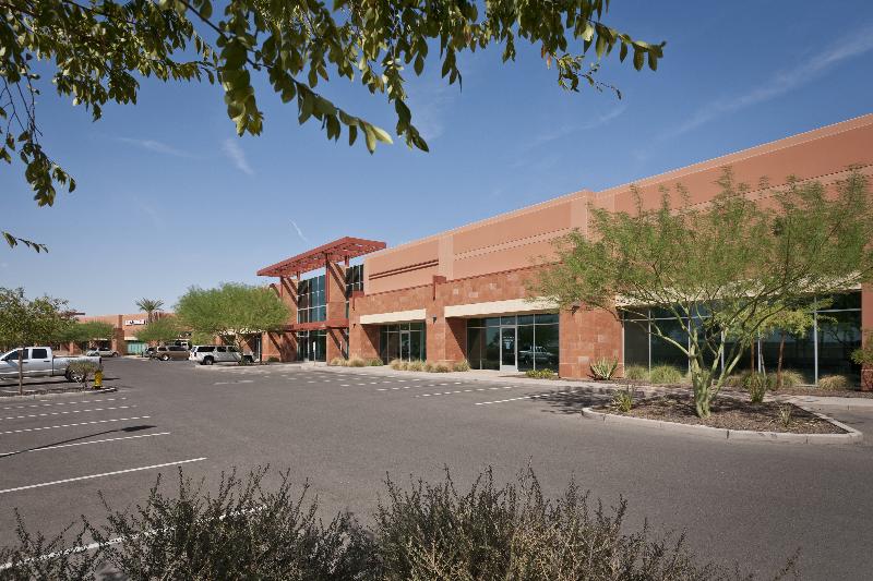 2301 E Yeager Dr, Chandler, AZ à louer - Photo du bâtiment - Image 3 de 11