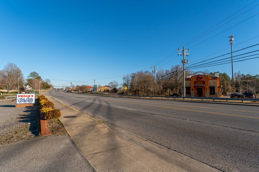 825 Liberty St E, York, SC à vendre - Photo du bâtiment - Image 2 de 12