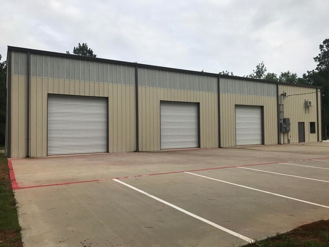 More details for 1714 Airport Rd, Conroe, TX - Industrial for Lease