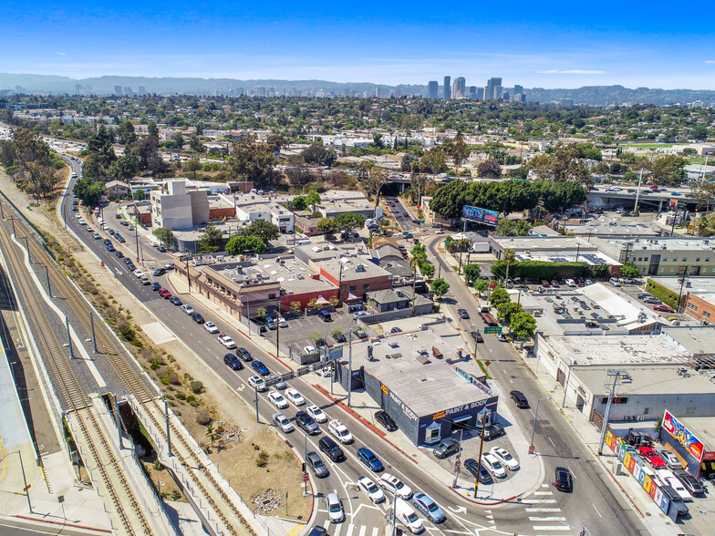 8953 Venice Blvd, Los Angeles, CA à vendre - Photo du bâtiment - Image 1 de 1