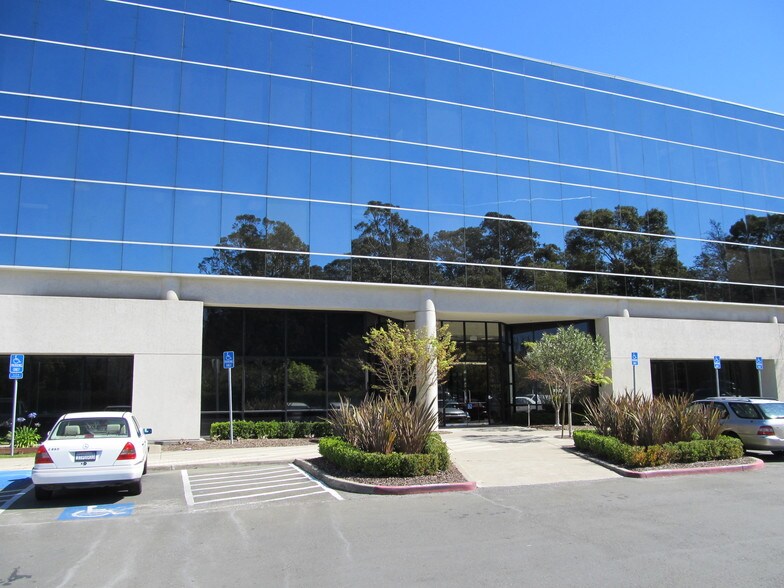 2970 Hilltop Mall Rd, Richmond, CA à louer - Photo du bâtiment - Image 3 de 10