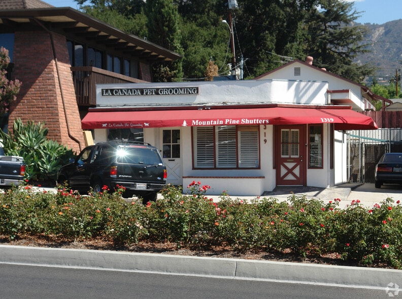 1317 Foothill Blvd, La Cañada Flintridge, CA for lease - Building Photo - Image 2 of 2