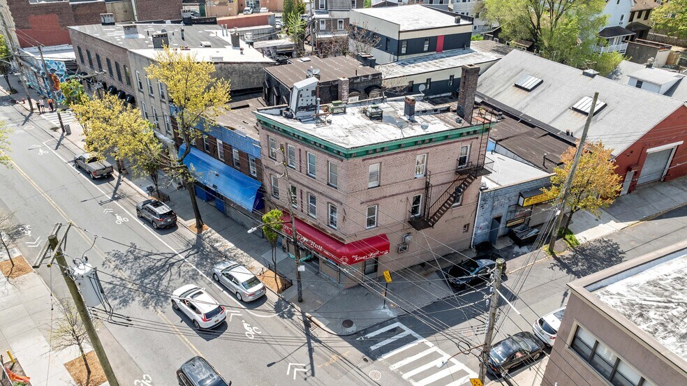 492 Bay St, Staten Island, NY à louer - Photo du bâtiment - Image 1 de 16