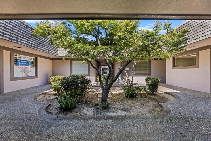 3637 Mission Ave, Carmichael, CA à louer - Photo du bâtiment - Image 3 de 13