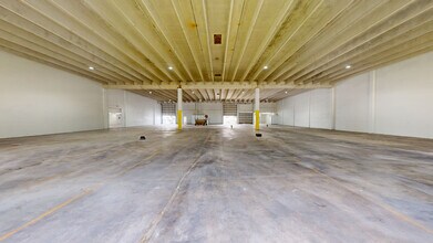 9970 NW 89th Ct, Medley, FL for lease Interior Photo- Image 2 of 38