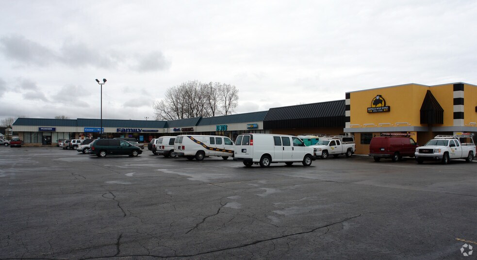 4351-4355 24th Ave, Fort Gratiot, MI for lease - Primary Photo - Image 1 of 12