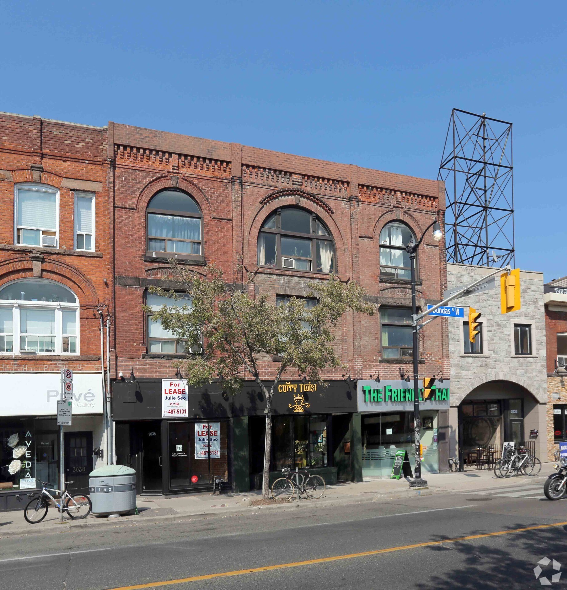 3036-3042 Dundas St, Toronto, ON à vendre Photo principale- Image 1 de 1