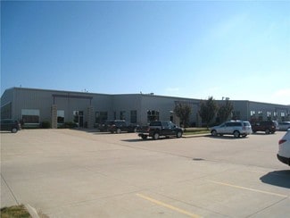 More details for 921-929 Marthas Way, Hiawatha, IA - Flex for Sale