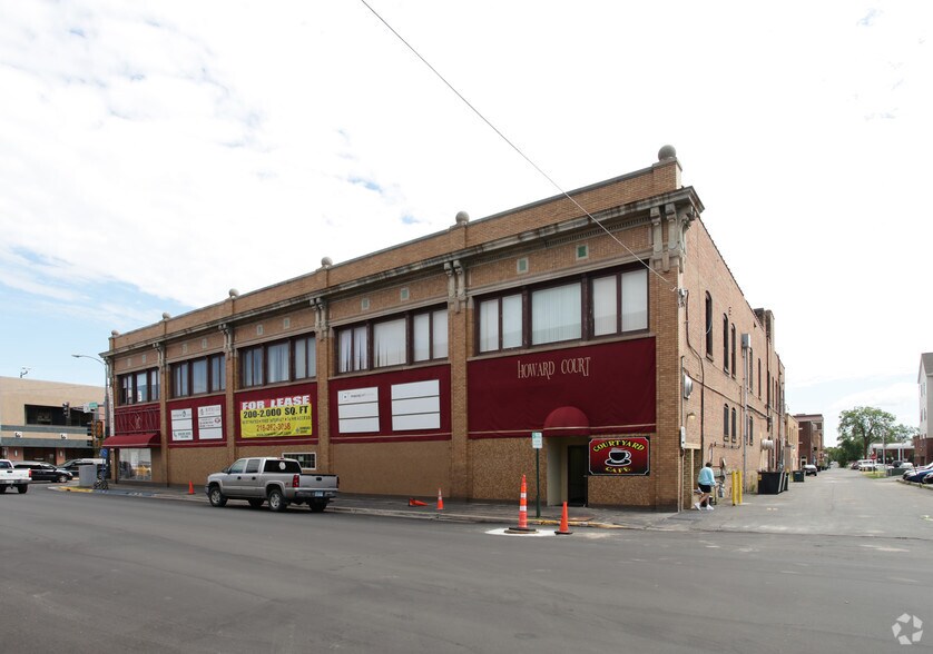 302 E Howard St, Hibbing, MN à louer - Photo du bâtiment - Image 2 de 10