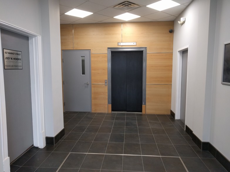 619 Market St, Shreveport, LA for lease - Building Photo - Image 2 of 7