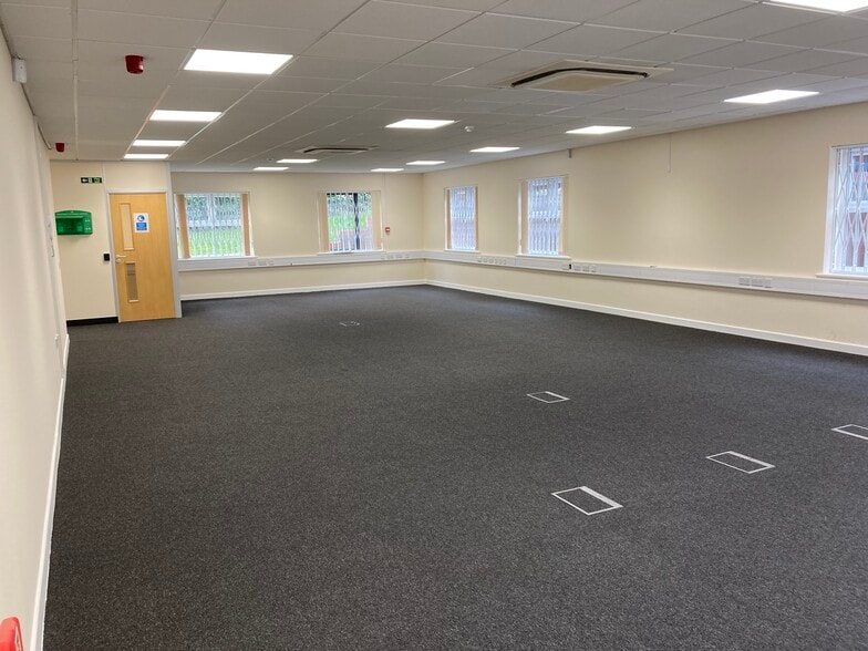 Somers Rd, Rugby for lease - Building Photo - Image 2 of 4