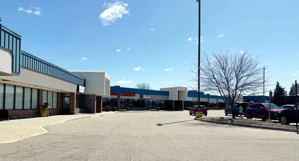 1005-1103 S Old Us-27, Saint Johns, MI for lease - Building Photo - Image 2 of 13