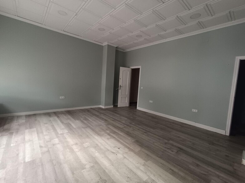 Retail in Córdoba for sale - Interior Photo - Image 2 of 7