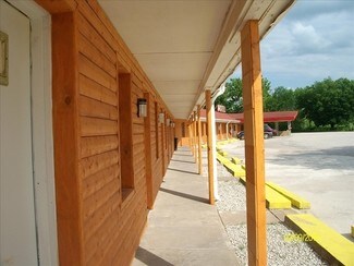 Plus de détails pour 701 N National Ave, Fort Scott, KS - Services hôteliers à vendre