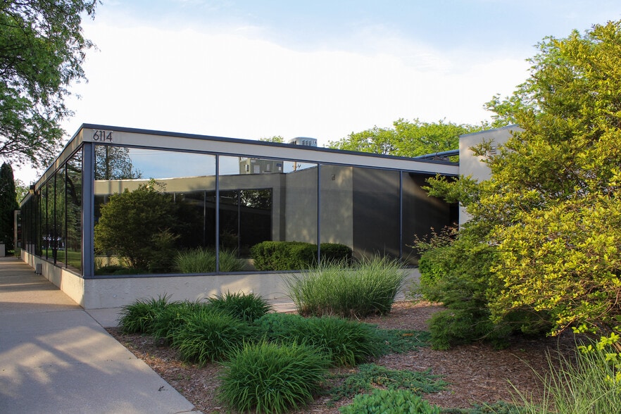 6112 Constitution Dr, Fort Wayne, IN for lease - Building Photo - Image 1 of 11