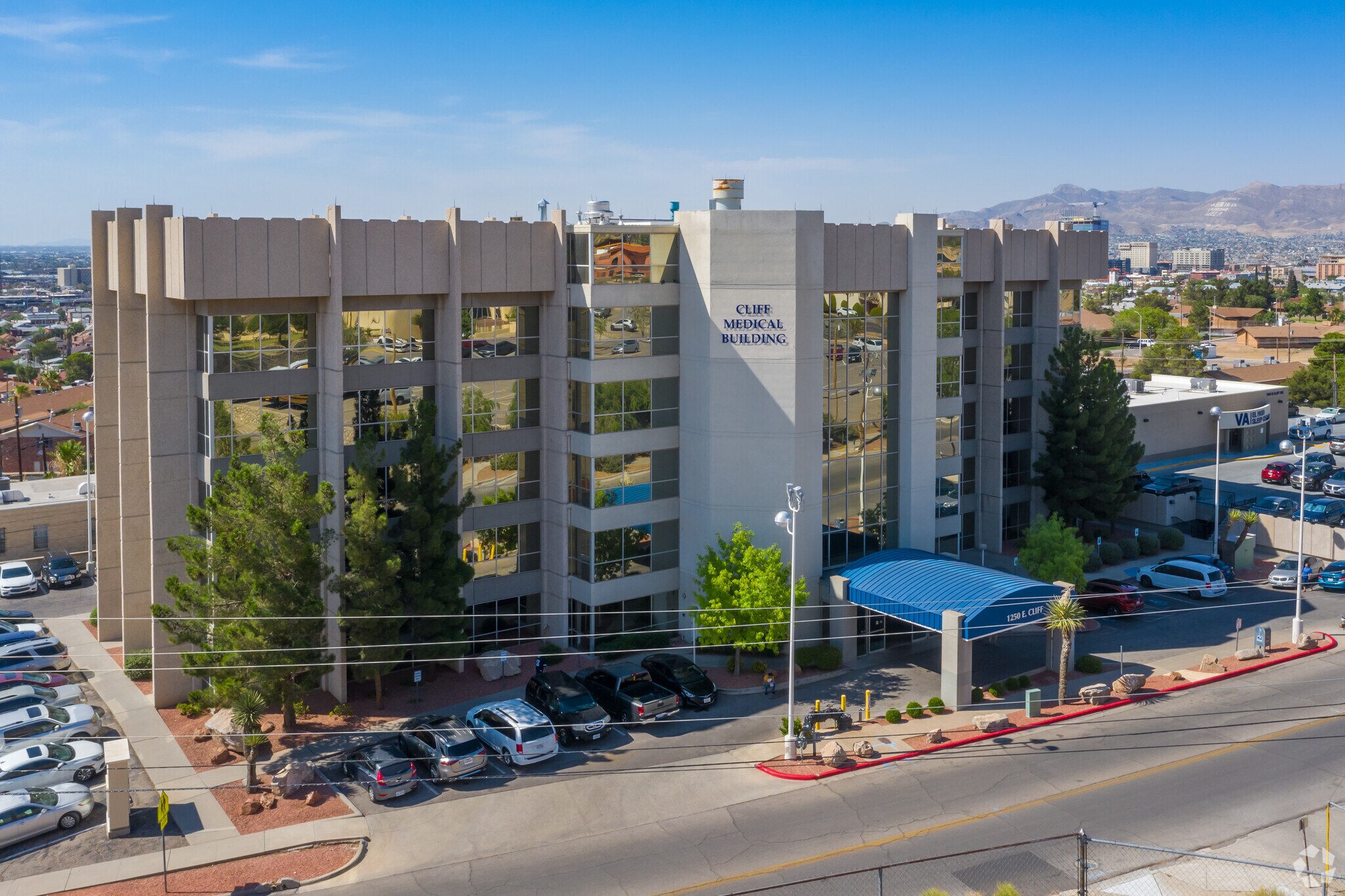 1250 E Cliff Dr, El Paso, TX à louer Photo du bâtiment- Image 1 de 3