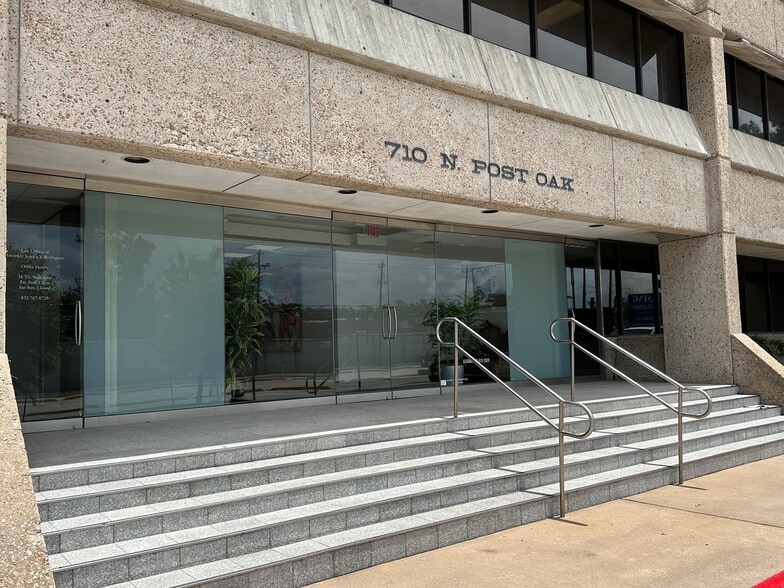 710 N Post Oak Rd, Houston, TX for lease - Building Photo - Image 2 of 8
