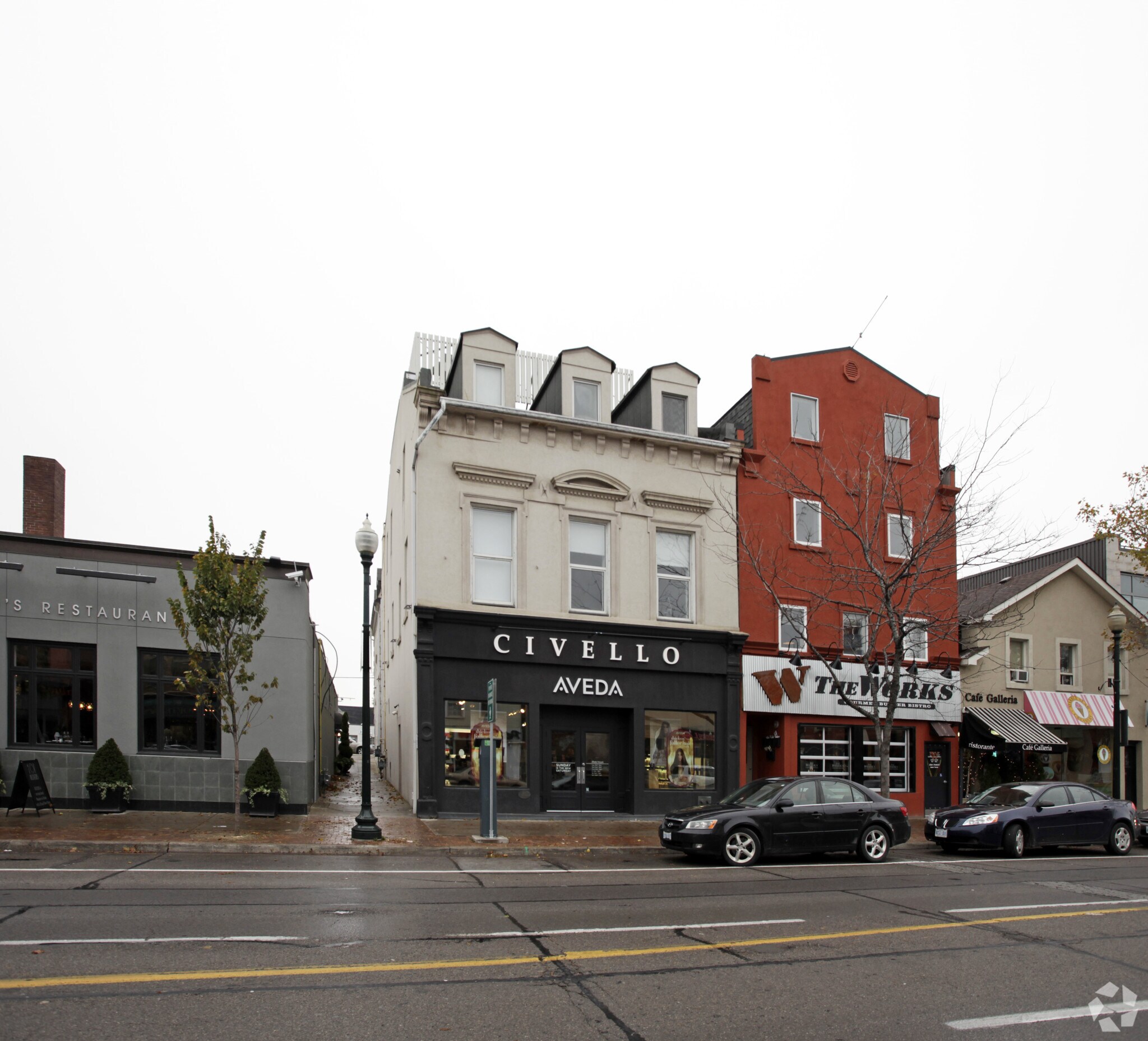 145 Lakeshore Rd E, Oakville, ON à louer Photo principale- Image 1 de 3