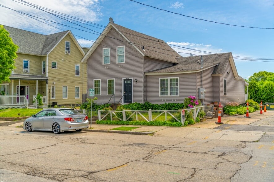 48-62 Central St, Southbridge, MA for lease - Building Photo - Image 3 of 9