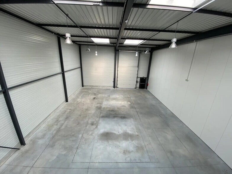 Industrial in Reims for lease - Interior Photo - Image 3 of 6