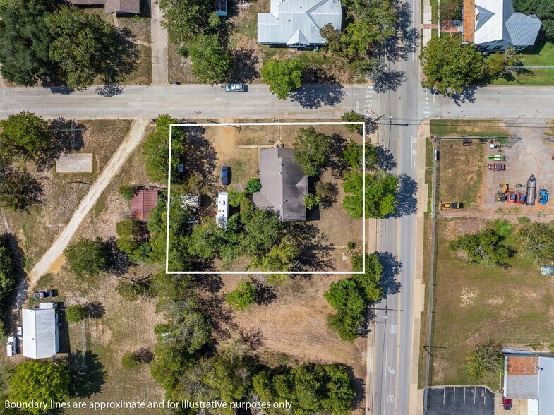 201 S Porter St, Caldwell, TX for sale - Building Photo - Image 2 of 13