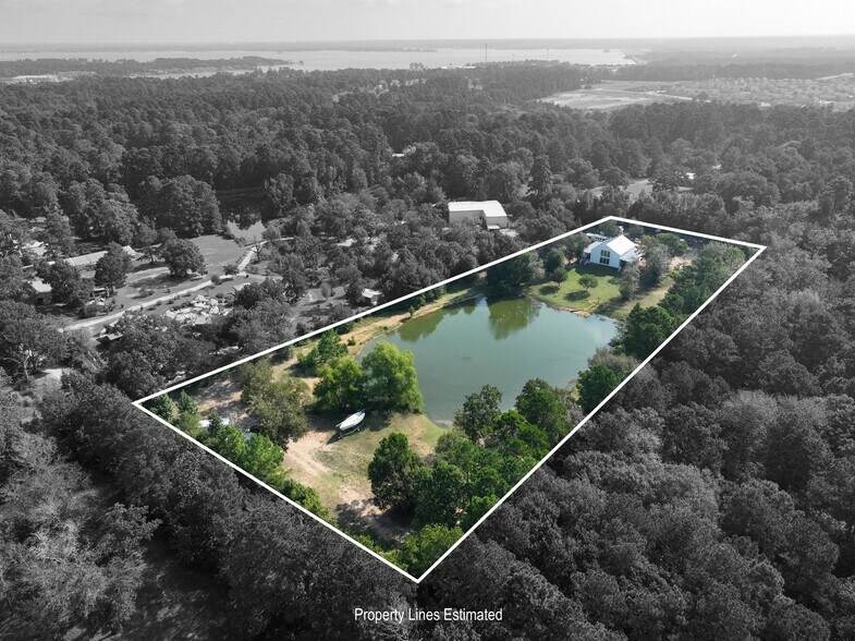 3200 Lazy Riv, Montgomery, TX à vendre - Photo du bâtiment - Image 3 de 67