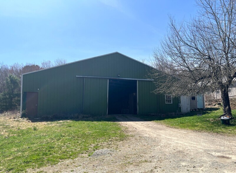 2552A Ten Rod Rd, Exeter, RI à louer - Photo du bâtiment - Image 1 de 5