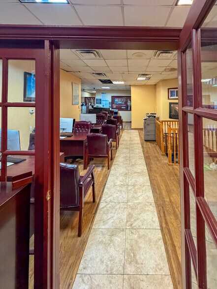 3939 White Plains Rd, Bronx, NY à vendre - Photo du bâtiment - Image 3 de 15