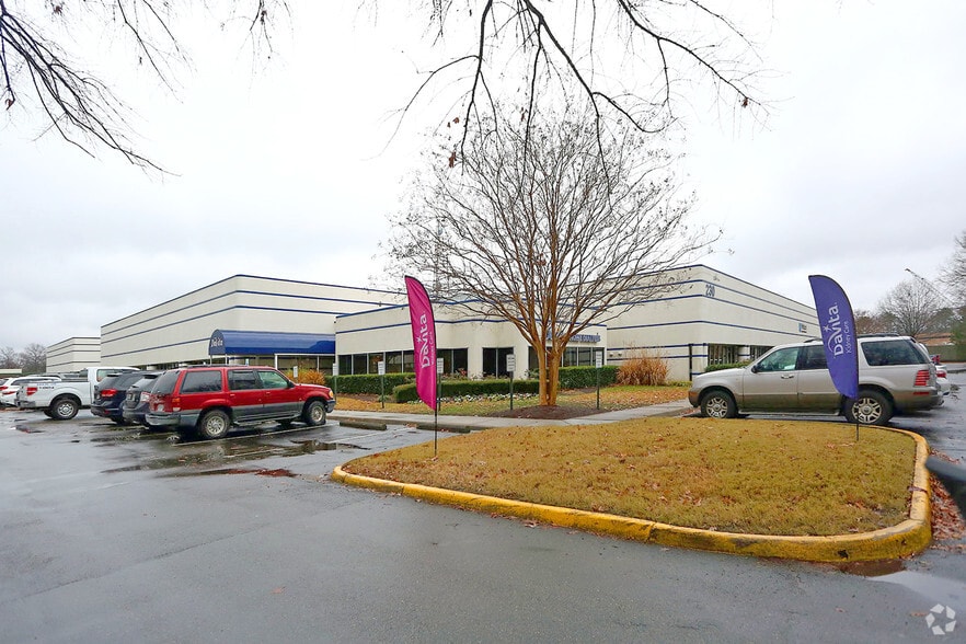 230 Clearfield Ave, Virginia Beach, VA for lease - Building Photo - Image 2 of 13