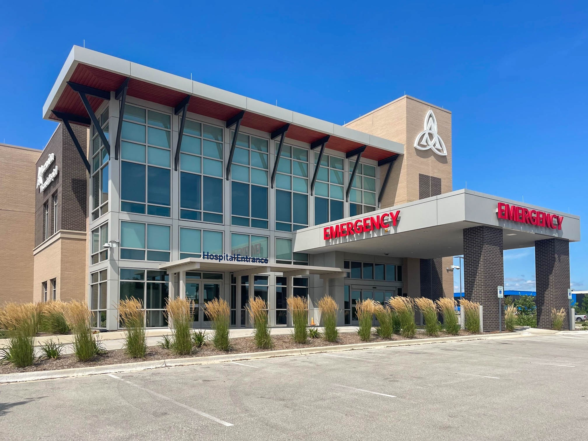 2325 Fox Run Blvd, Waukesha, WI for sale Building Photo- Image 1 of 12