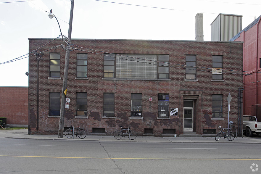 915 Dupont St, Toronto, ON for lease - Building Photo - Image 3 of 4