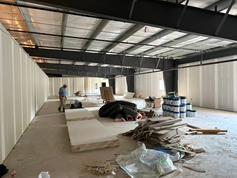 17 Industrial dr, New Britain, PA for lease - Building Photo - Image 3 of 4