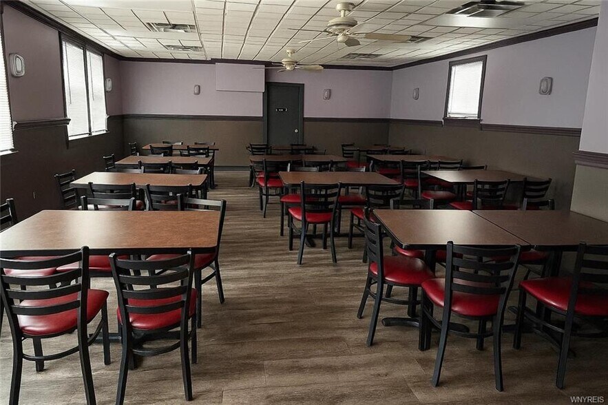 504 Amherst St, Buffalo, NY à louer - Photo intérieure - Image 2 de 7