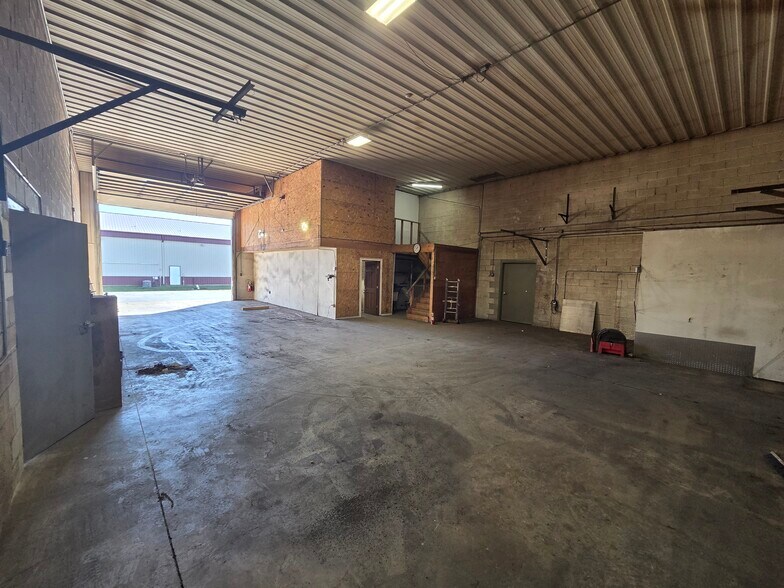 21757 S Center Ave, New Lenox, IL for lease - Building Photo - Image 3 of 14