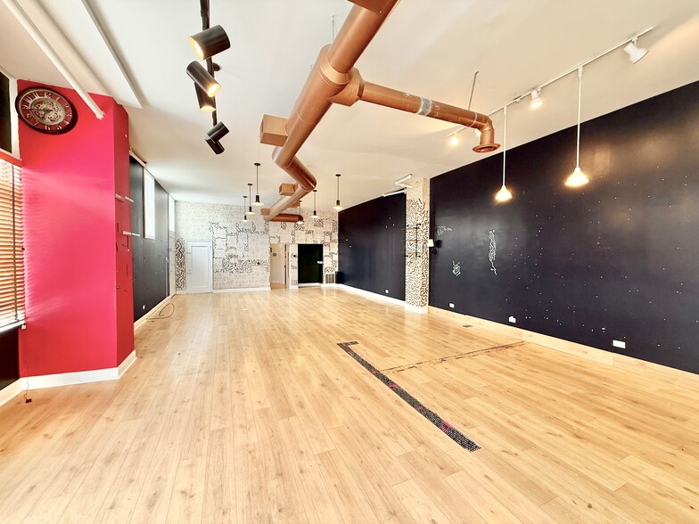 1355-1359 W Chicago Ave, Chicago, IL for lease - Building Photo - Image 2 of 18