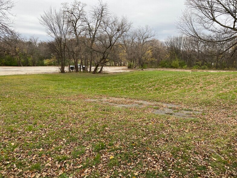 IL Route 120, Mchenry, IL à vendre - Photo du bâtiment - Image 2 de 3