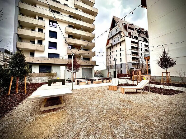 Office in Strasbourg for lease - Building Photo - Image 3 of 10