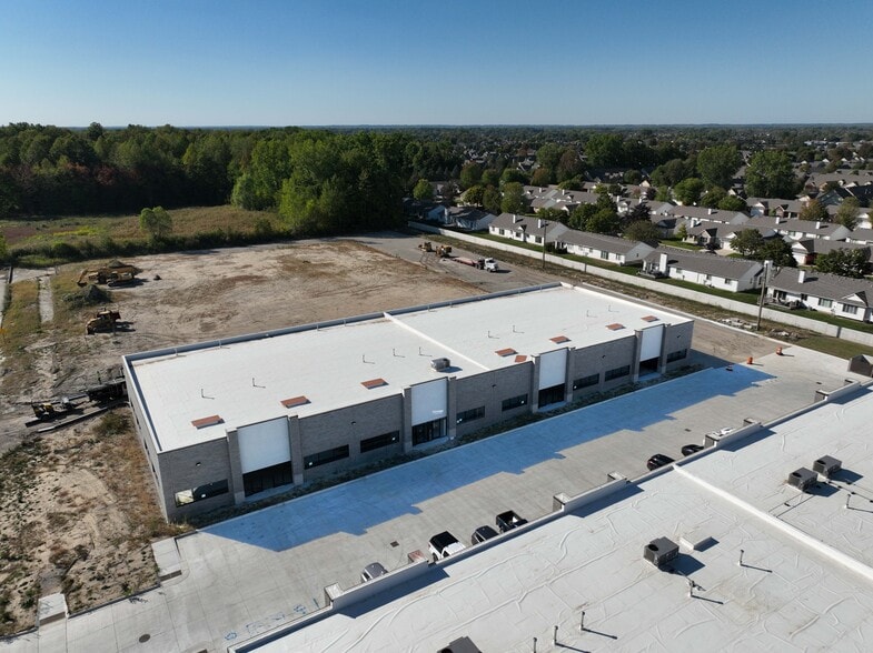 17201 Leone Dr, Macomb, MI for lease - Building Photo - Image 3 of 3
