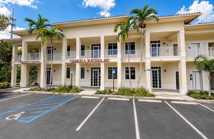 266 NW Peacock Blvd, Port Saint Lucie, FL à vendre - Photo du bâtiment - Image 3 de 7