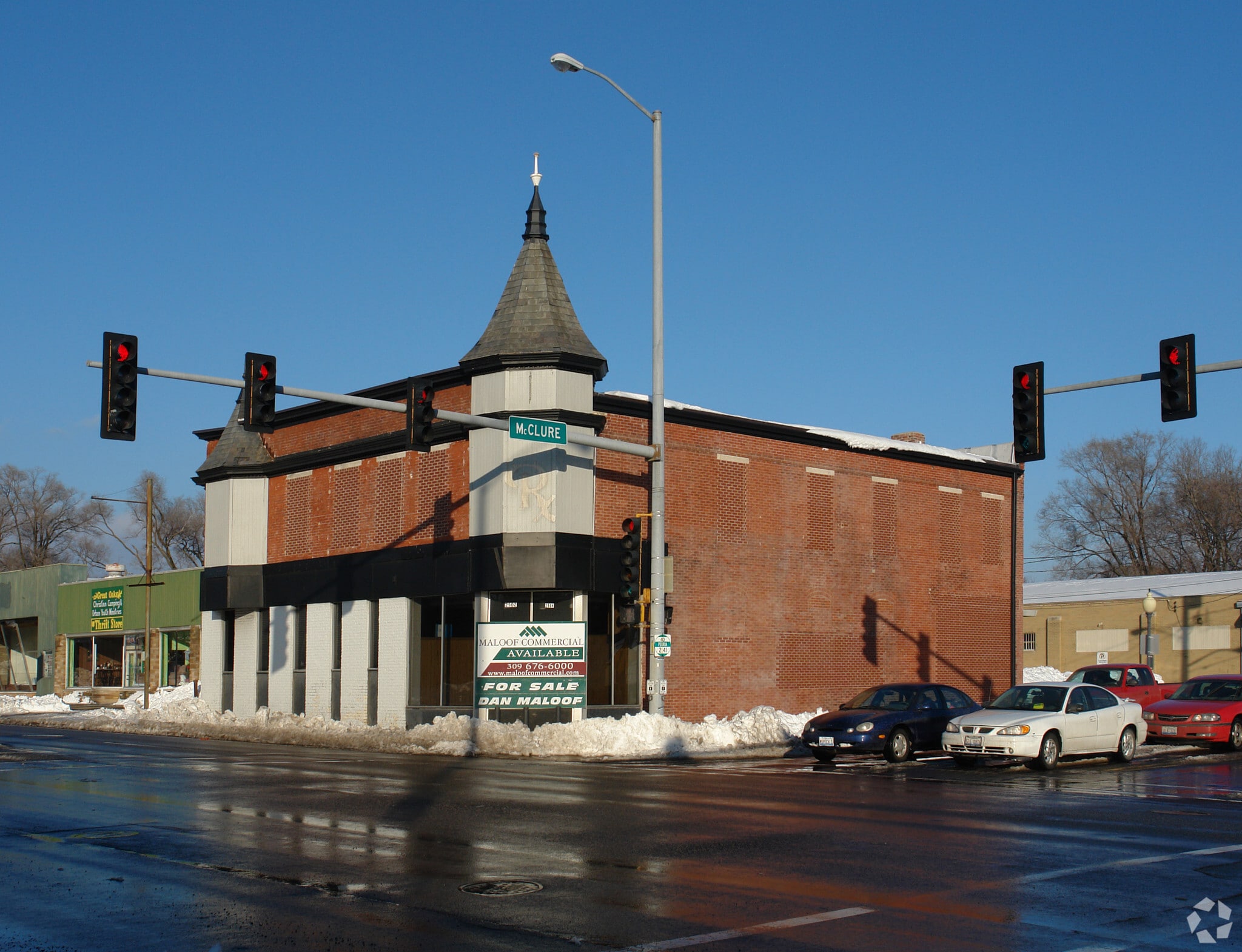 2502-2518 N Knoxville Ave portfolio of 3 properties for sale on LoopNet.ca Primary Photo- Image 1 of 4