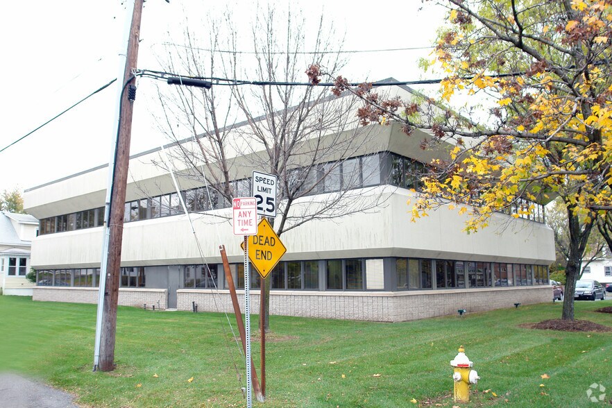 1735 Central Ave, Albany, NY à vendre - Photo du bâtiment - Image 2 de 60