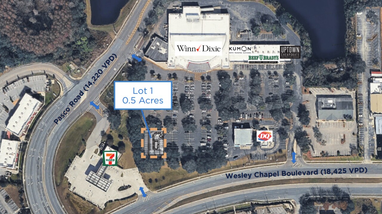 27220 Wesley Chapel Blvd, Wesley Chapel, FL à louer Photo principale- Image 1 de 2